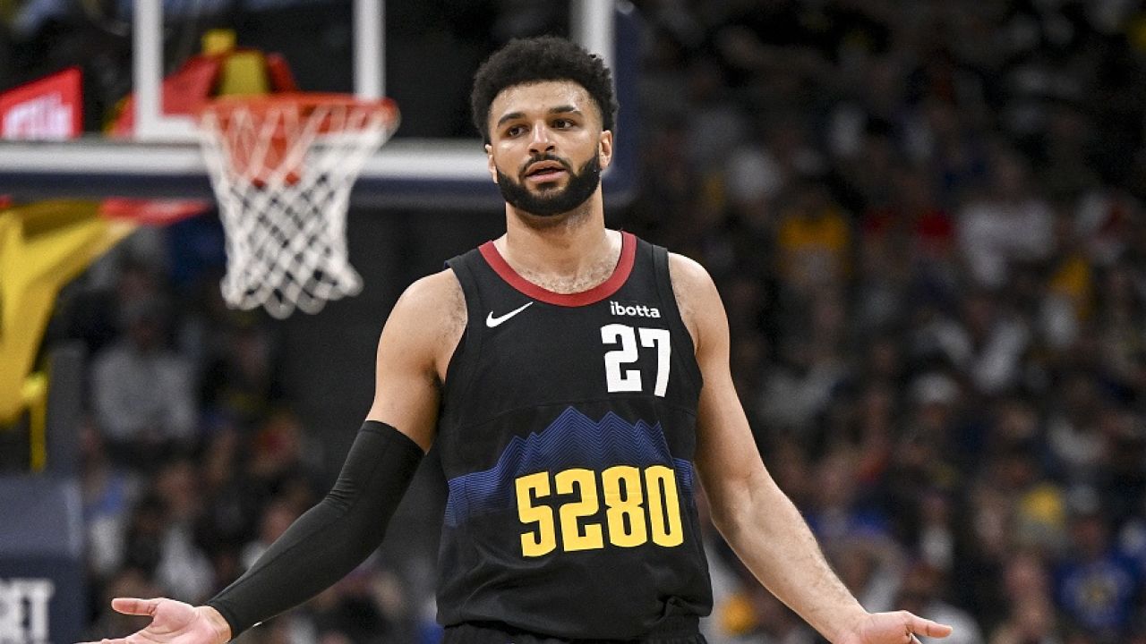 预计可以出战!贾马尔穆雷赛前热身 左小腿绑着厚厚的绷带