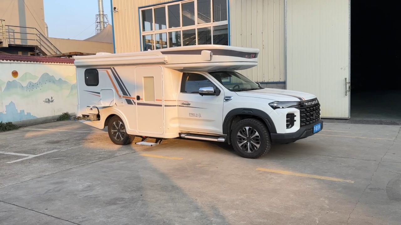全新一代硬升顶越野四驱房车,能过限高进地库走烂路,标配差速锁