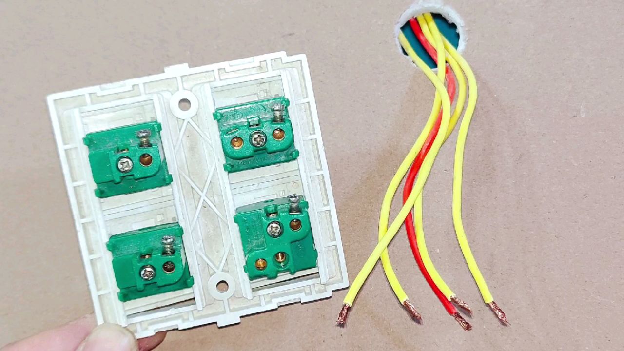 浴霸开关有5根线怎么接?电工收费贵也不奇怪,毕竟会接的人不多