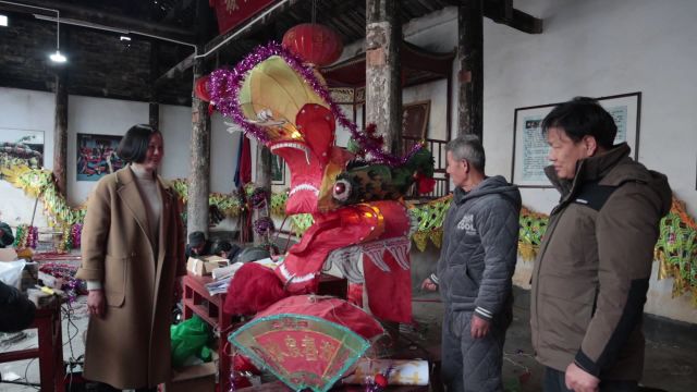 蒋坊乡铺头村:“守艺人”赶制龙灯迎新春