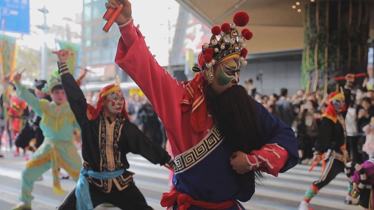 英歌潮起丨普宁南山英歌在宝安大仟里上演