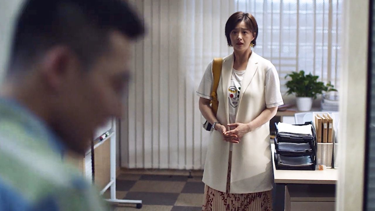 女主使用各种手段想让儿子进入金牌班 却遭金牌老师当场羞辱