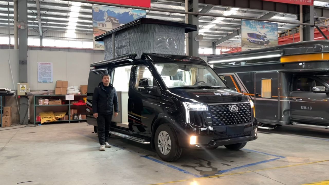 新车下线!最新款的大通v80低顶多功能房车,对外观内饰全面升级