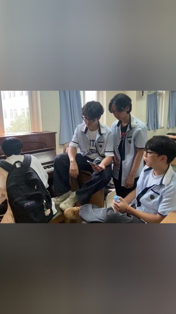 翰林艺高 男生们在教室演唱的 exo 蝴蝶少女>