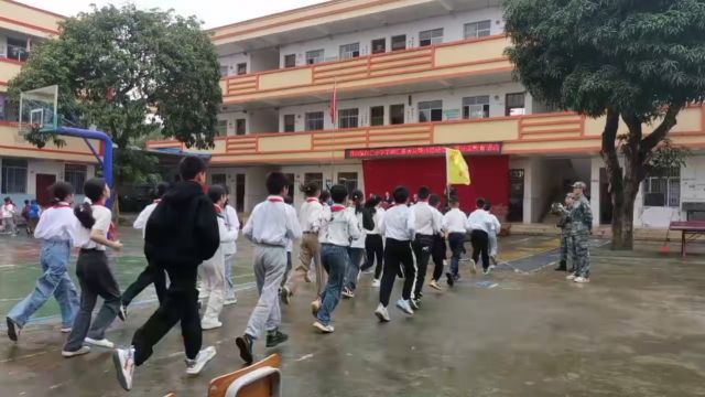 白兰小学军训汇报活动1