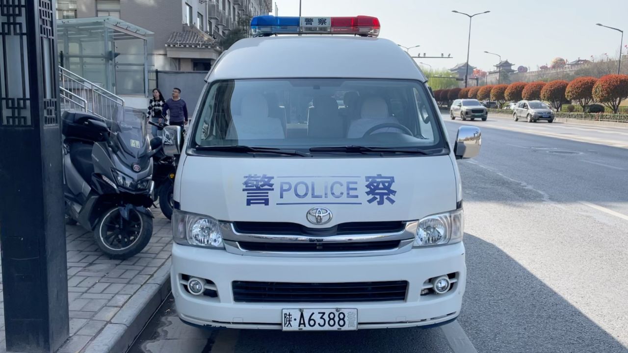 实拍丰田海狮h200警车