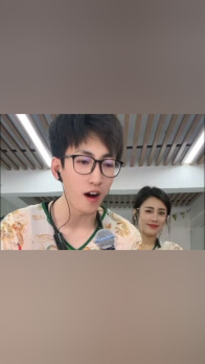 吉舞小王子果果不不 多才多艺