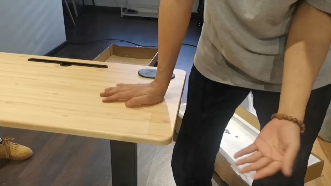 折叠桌折叠方法