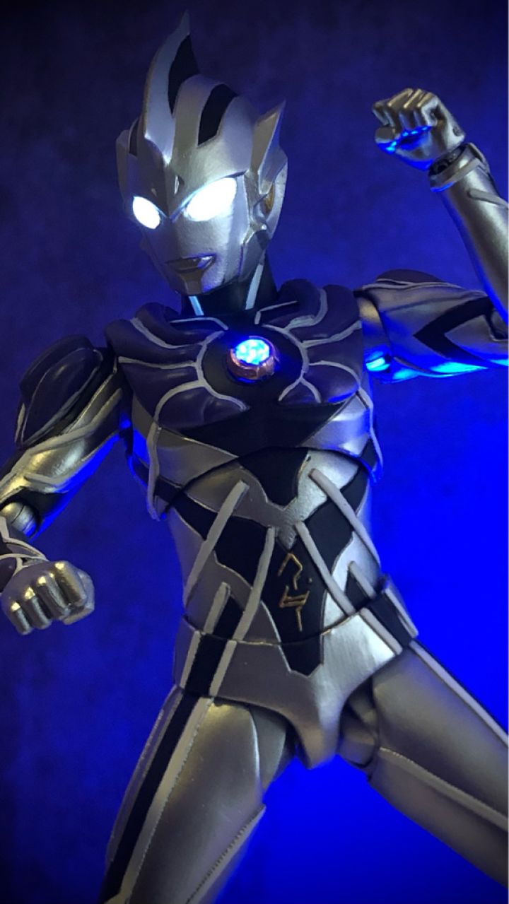 【展示】魔改工坊出品 雷杰多奥特曼 shf改件 涂装加灯成品