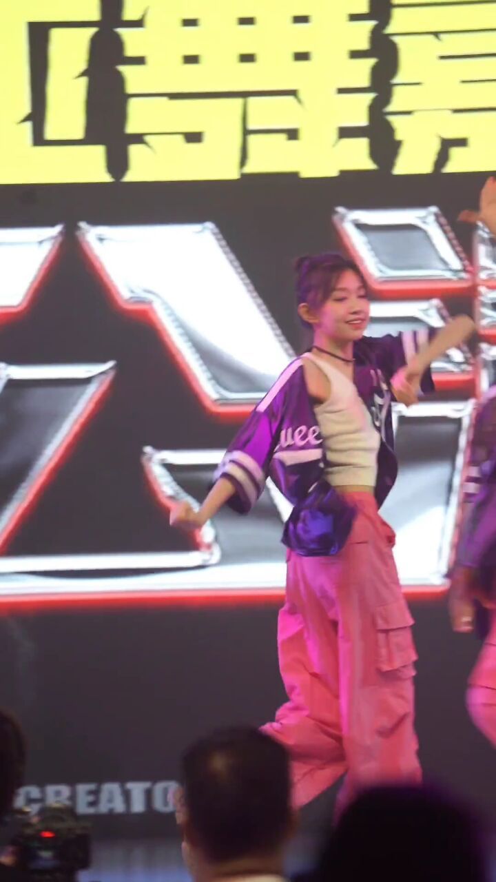 真的是喜欢会一直跳^3^宋小睿 #宋小睿 #舞蹈