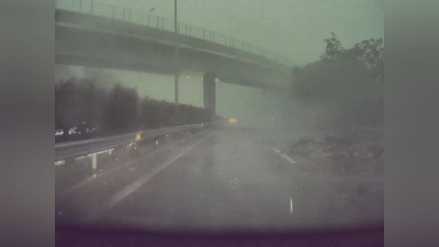 深圳暴雨寂静岭分岭