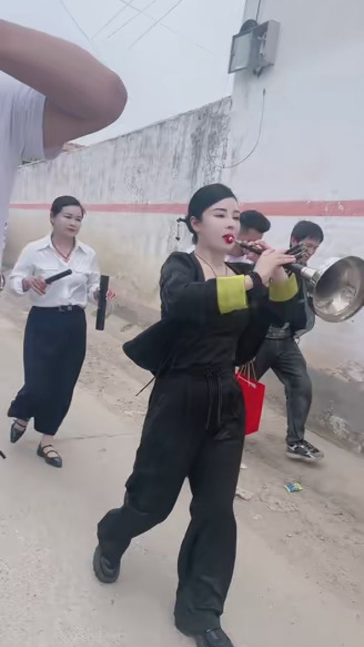 唢呐一响燃爆全场 #唢呐出征谁与争锋 #唢呐一响燃爆全场