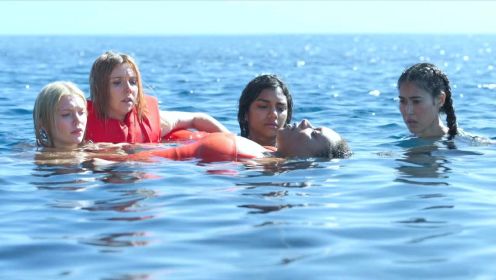 2024最新惊悚电影《鲨齿险滩》，5个漂亮妹子遭遇鲨鱼袭击。