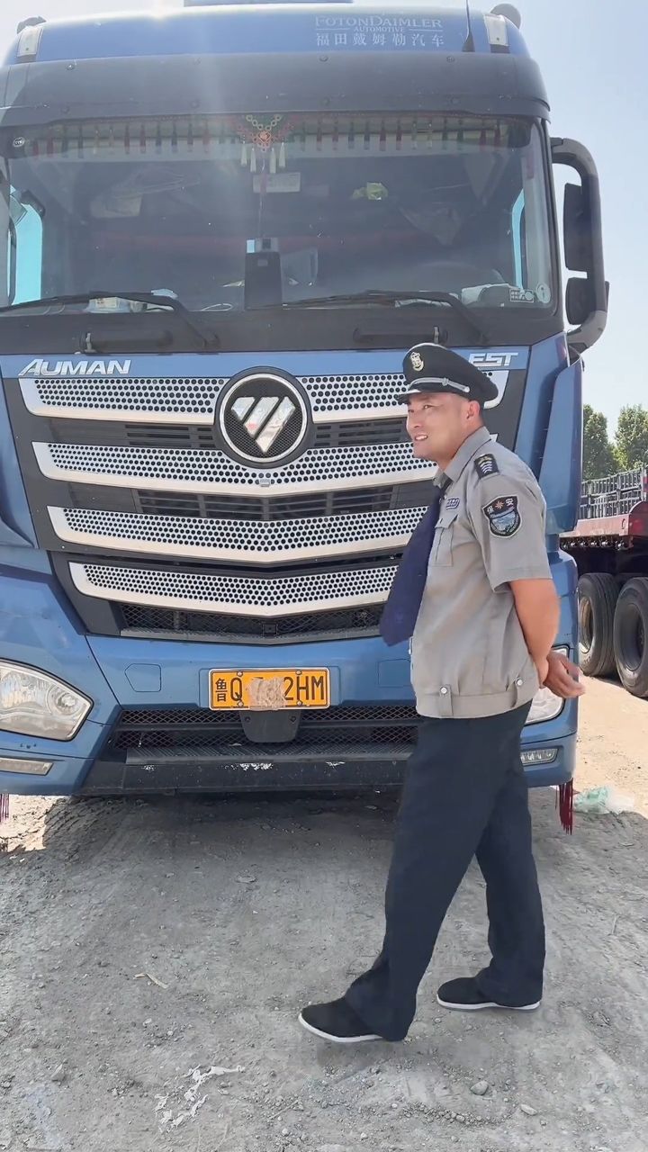 这个舞蹈还不错战马刘振宇