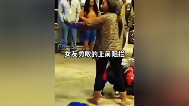 素材来源国外男子突然被警察包围,原来是这样……