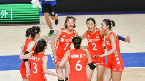 世界女排联赛中国香港站，中国女排第一局25-15保加利亚