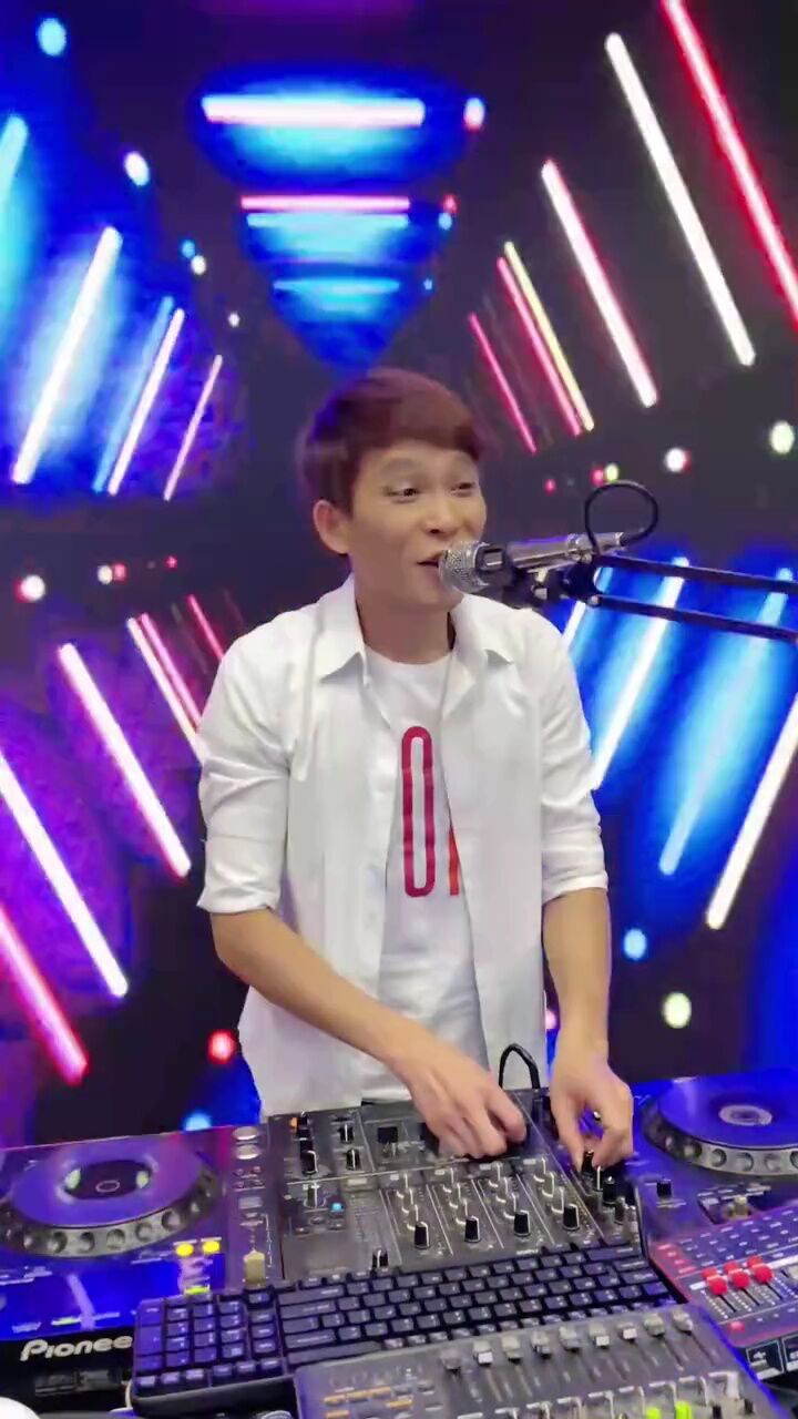 错位时空,对的音乐带给你开心的感觉!#dj #dj枫枫 #热门