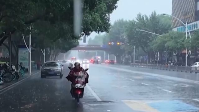 江苏无锡出现强降雨,水利部门预排水应对