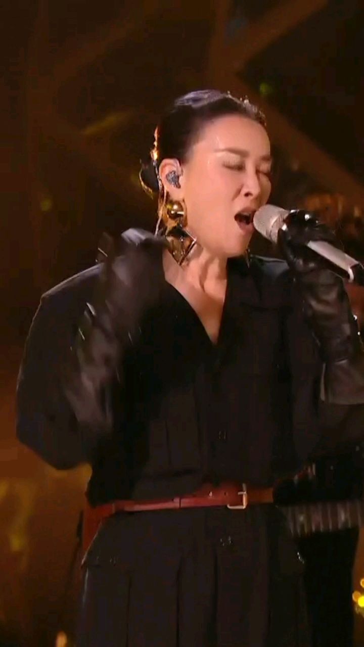 那英夺得歌王,最应该感谢的人应该是汪峰吧