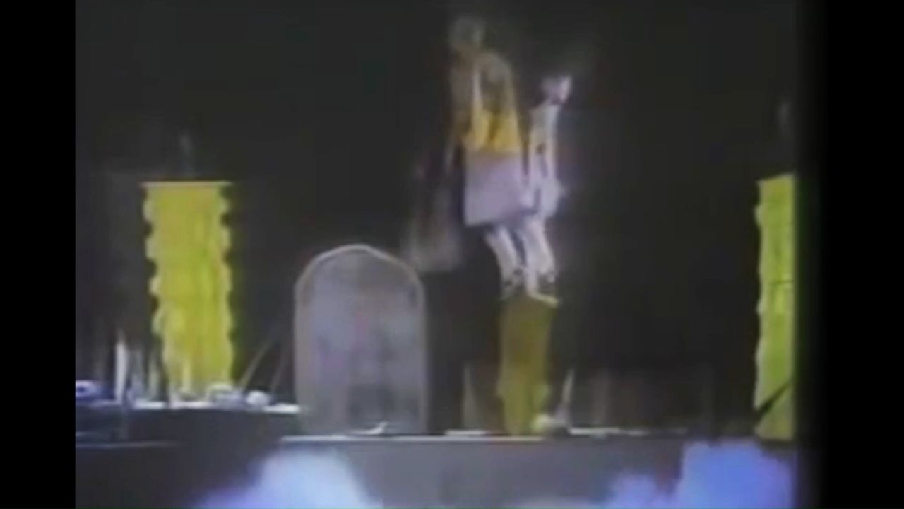 女鬼生前罪孽深重,来到阴曹地府后,受尽了十八层地狱酷刑!