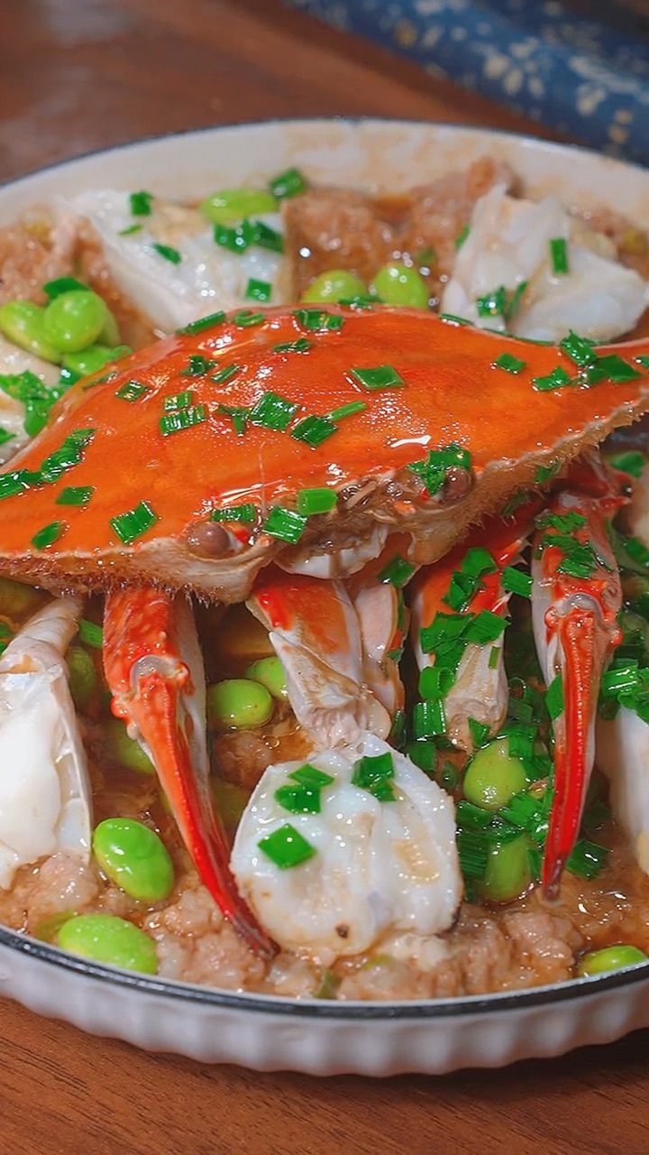 梭子蟹蒸肉饼搭配几个毛豆真的太鲜美了非常的下饭好吃