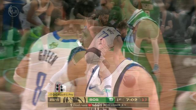 进攻能力毋庸置疑！东契奇强突篮下点飞霍福德巧妙打成2+1