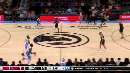 《NBA全场集锦》前方一片平坦！特雷杨见缝插针突破上篮一气呵成