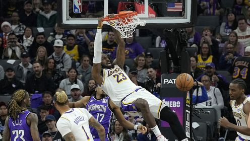 《NBA全场集锦》湖人vs国王五佳球 詹姆斯背打无情隔人暴扣 德罗赞一步登天送背景板