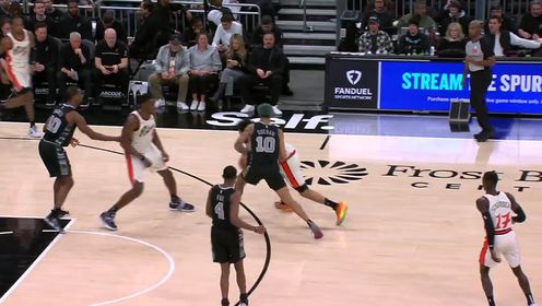 《TOP时刻》22日NBA最佳扣篮 杰伦杜伦一跃而起单臂空接炸筐展露惊天之势