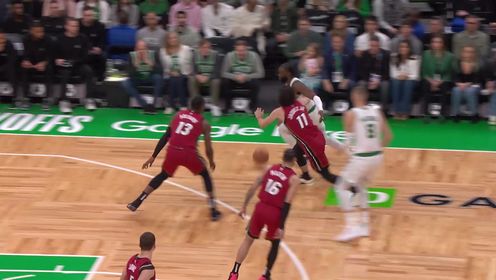 《TOP时刻》22日NBA最佳镜头 杰伦布朗假动作晃晕防守