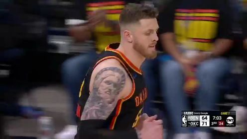 《俄克拉荷马雷霆》NBA季后赛：掘金vs雷霆G1第3节英文原声回放