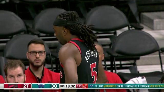 NBA常规赛：猛龙vs黄蜂第2节英文原声回放