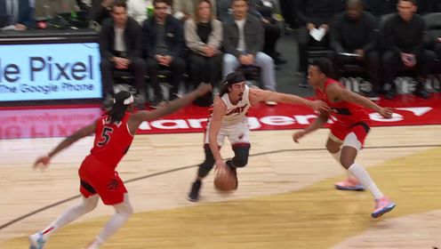《TOP时刻》7日NBA最佳扣篮 小海梅-哈克斯脚下生风隔扣巴恩斯