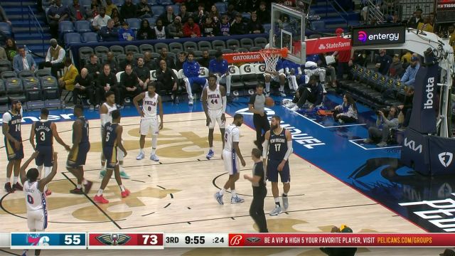 感谢老铁的助攻！锡安突破传球遭阻截 错进错出得球扣篮终结