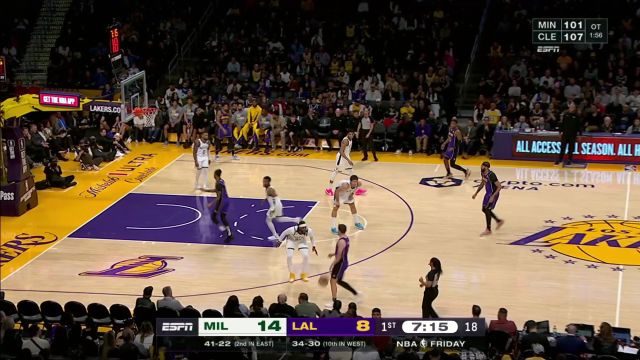 犯规万有引力 里夫斯强突杀伤球进哨响2+1稳稳拿下