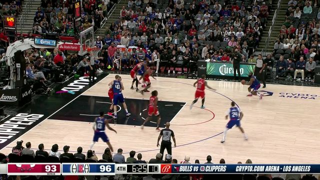 基本功相当扎实！小卡一过二突破上反篮得手