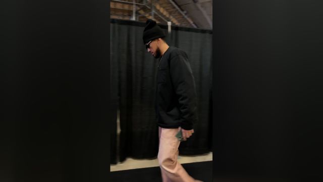 布克和杜兰特入场 小帅在气质这块还是轻松拿捏