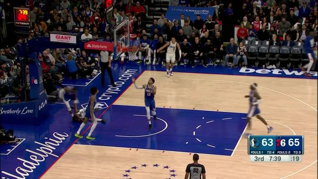 进攻万花筒 欧文反击一马当先拉杆上篮技惊四座