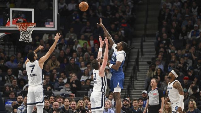 灰熊101-110森林狼 爱德华兹34分多次上演惊天暴扣赢下灰熊