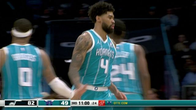 妙传信手拈来 史密斯挂挡加速助飞理查兹空接炸筐