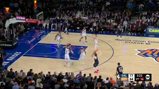 独行侠vs尼克斯英文原声全场回放