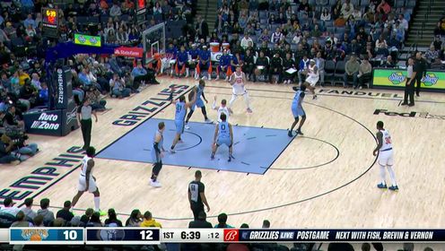《NBA全场集锦》紧紧把握住机会！ 麦克布莱德底角接球三分稳稳命中
