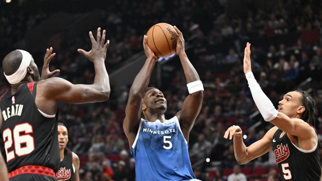 森林狼128-91开拓者 爱德华兹34分森林狼拿下四连胜继续领跑西部