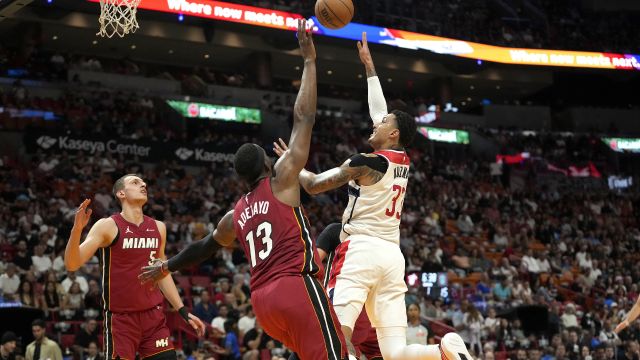 奇才110-108热火 库兹马32+9奇才爆冷灭热火