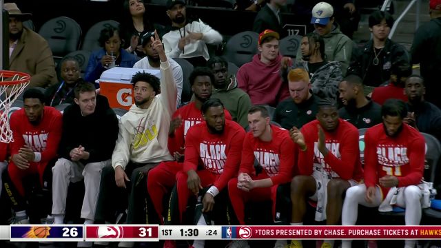 布克反击半快攻上篮一马平川 杨-超远三分回应屡试不爽