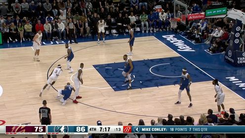 《NBA全场集锦》转换反击来势凶猛 李凯尔一马当先反击暴扣一条龙