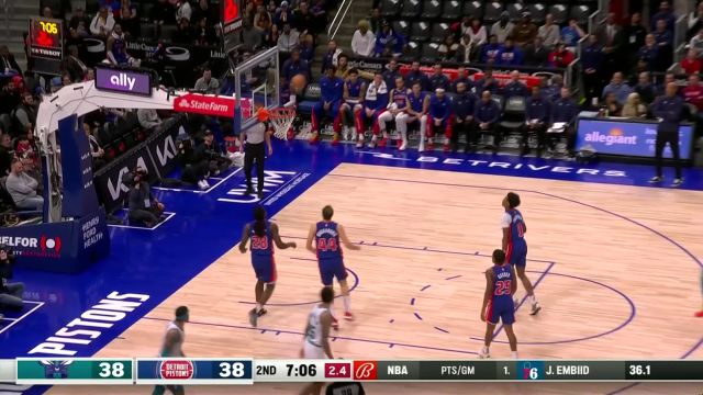 眼观六路耳听八方！ 博格达诺维奇妙传奥萨尔-汤普森双手暴扣