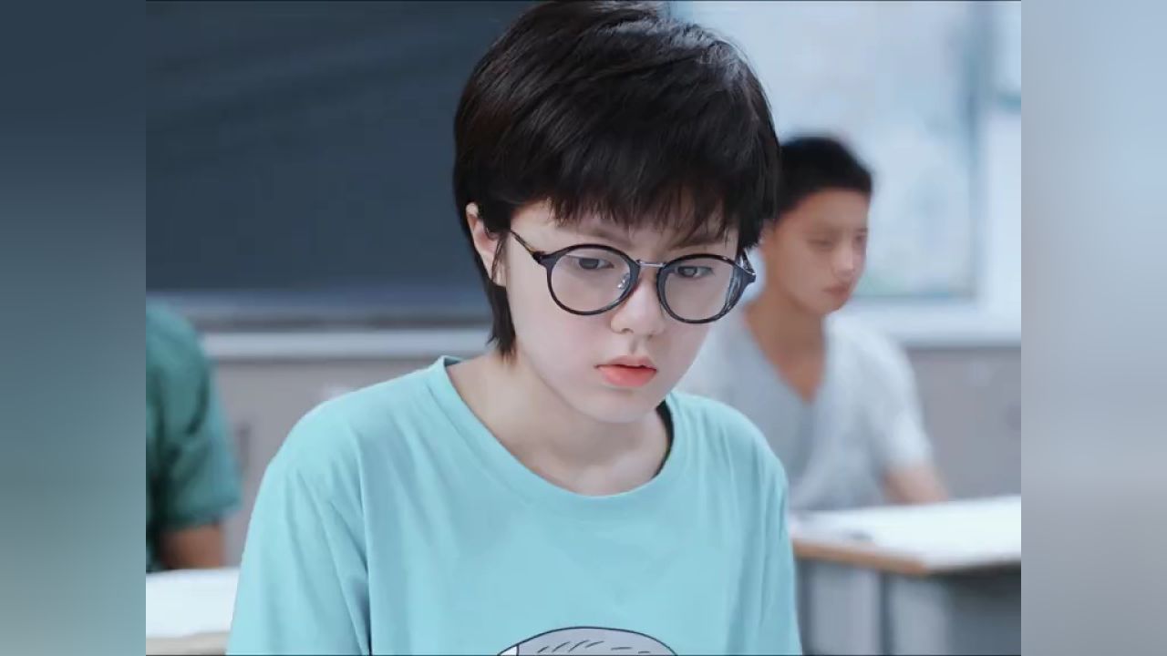 老妈为了陪女儿高考把二胎都给急出来了 #少年派 #赵今麦 #张嘉益