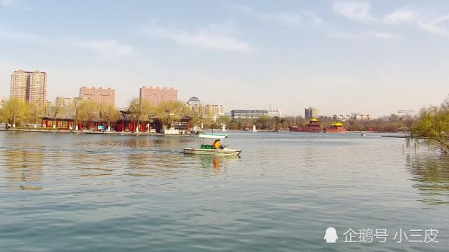 济南大明湖中国第一泉水湖!秋柳人家二郎庙七桥风月赛江南!真好