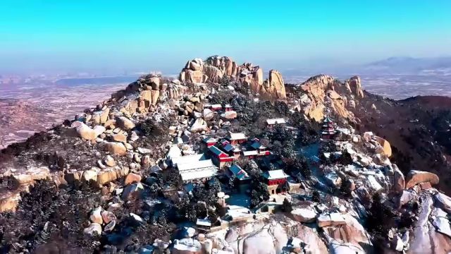 济宁邹城市:峄山雪景